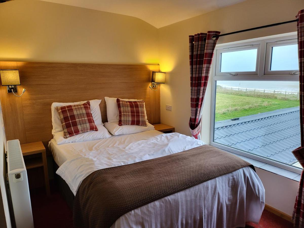 The Cliff Top Inn Bacton  Bagian luar foto